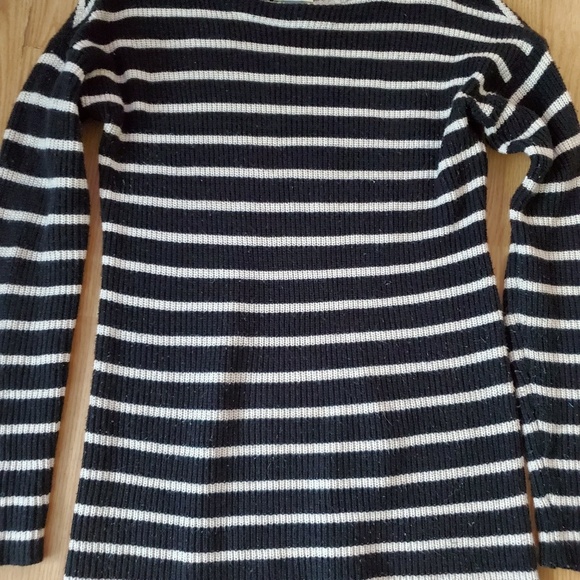 Sweater - Picture 3 of 4